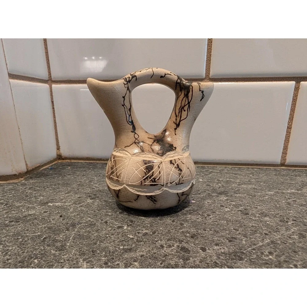 MINI 3in Native Navajo Signed T Vail Horse Hair Incised Pottery‎ Wedding Vase